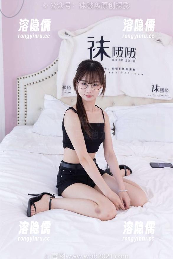 BoBoSocks袜啵啵-小甜豆 BoBoSocks袜啵啵 - 小甜豆短裙图包里有只小猫?更新也太套路了吧