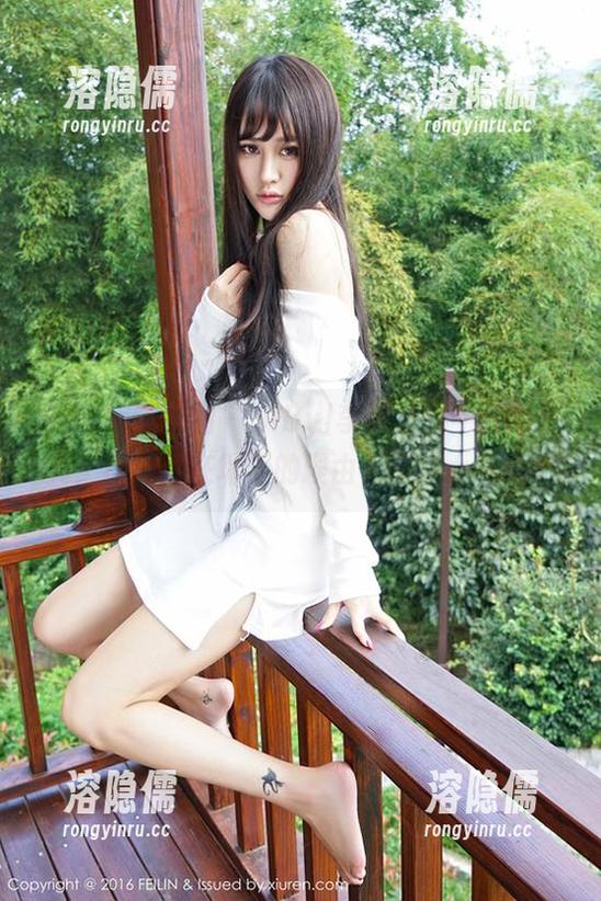 Feilin嗲囡囡-SiByl李思宁 Feilin嗲囡囡 - SiByl李思宁的牛仔裤写真:让你挂在墙上的理由,不走心也行!