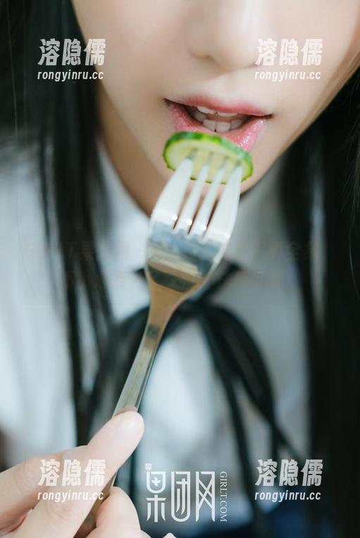 GIRLT果团网 - 龚玥菲的油亮写真全集，不小心点开了，没办法停下呀。