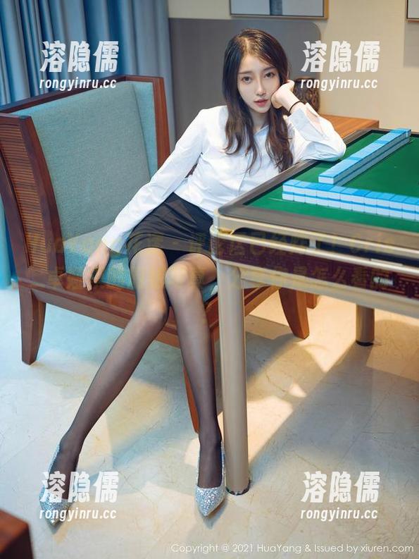 HuaYang花漾 - 评论区已经炸了！Cris_卓娅祺的厨娘写真，分享你是怎么看的？