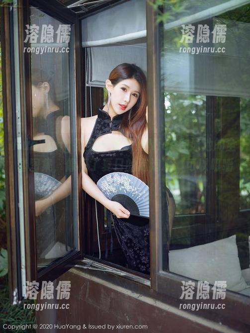 HuaYang花漾 - 张思允Nice在泳池的全套图集，像极了夏日的泡泡糖，可以咀嚼好久。