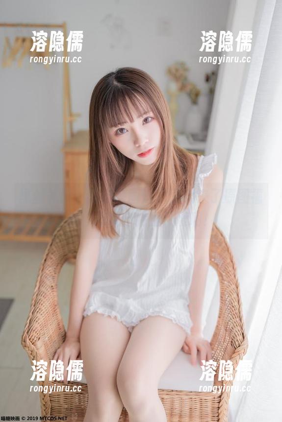 黑丝礼服，喵糖映画这次又带来了原图福利，难以自持的热度啊！