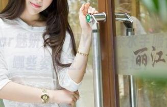 MiStar魅妍社 – 丽Yovi探水手服合集，哪些姿势让人流连忘返？