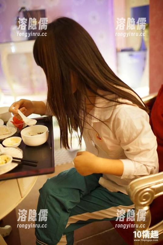 ROSI口罩 ROSI精选:嫩学妹制服,惹人怜爱的不只是她的外表!