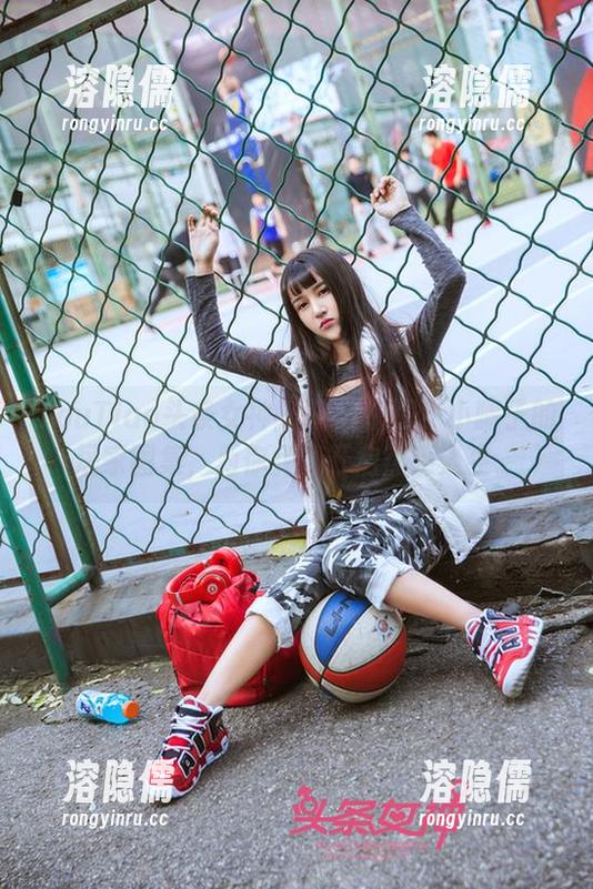 TouTiao头条女神-小晴子 TouTiao头条女神 - 一键获取!小晴子的居家图集,为你免费开启热乎人生。