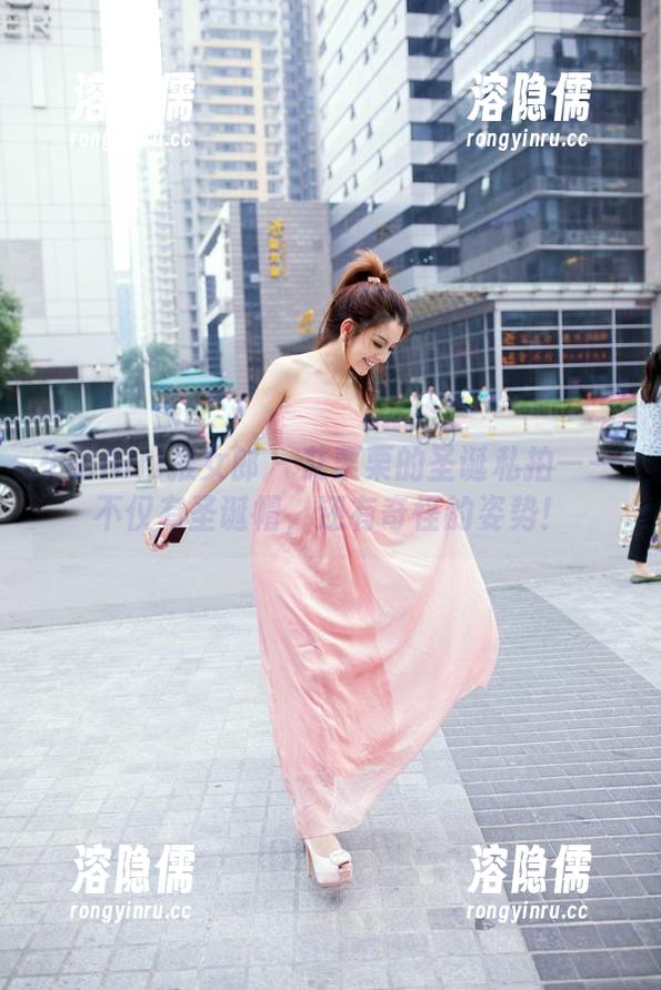 TuiGirl推女郎-艾栗栗 TuiGirl推女郎 - 艾栗栗的圣诞私拍——不仅有圣诞帽,还有奇怪的姿势!