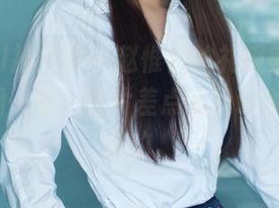 TuiGirl推女郎 – 赵惟依的礼服美如梦，不料原图一看，图片差点让我认为这是PS过的。