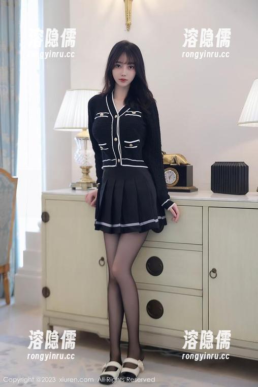 Xiuren秀人网 - UU酱写真——学妹界的自我修养指南