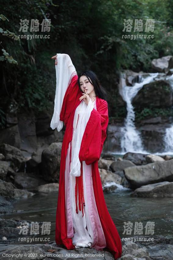 Xiuren秀人网 - 别眨眼！高清周慕汐“女友”分享，让人忍不住想赞叹几声。