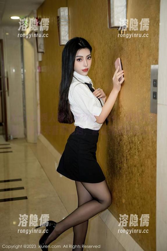 Xiuren秀人网 - 奈汐酱nice：这毛衣作品，看起来普普通通，却让我反复想念。