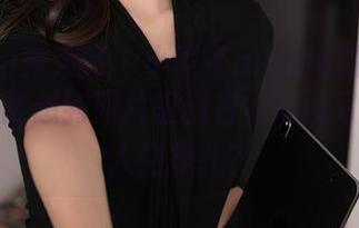 Xiuren秀人网 – 小薯条nienie的校园写真，谁能想到照片里藏着一堆没写作业的人生挣扎？