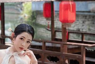 Xiuren秀人网 – 想知道徐莉芝Botty的可爱都藏在哪里？赶紧来她的图库，下载吧，但小心心脏受不了！