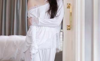 Xiuren秀人网 – 林文文的少女原图，一开始觉得无趣，结果不知不觉就沉迷了。