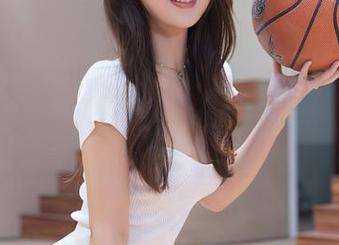 Xiuren秀人网 – 陈怡曼的泳装套图，光线打得真好，要是我能站在那儿就好了！