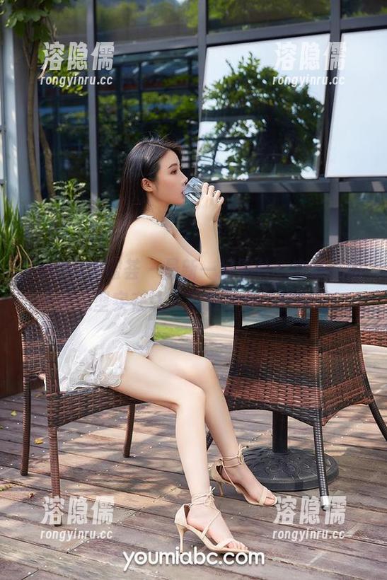 YouMi尤蜜荟-文静儿 YouMi尤蜜荟 - 最新一组照片,文静儿的天使造型实在让人忍俊不禁,快戳吧!