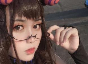 修女与神父来捣蛋：一笑芳香沁COS高清献上！