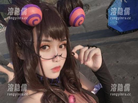修女与神父来捣蛋：一笑芳香沁COS高清献上！