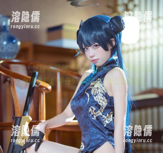三无人型精选图包，飞鸟马时的兔女郎战斗服，看来女孩们都在努力追求这种双面诱惑。