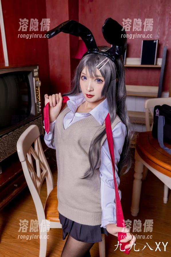 九九八吖 翻开九九八吖的私房,和服里藏着不少小心思,图片怎么看都觉得别致。