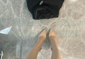 微密圈 – 图包又更新了！俏妞qiaoniuTT的圣诞壁纸，想不想被刷屏？