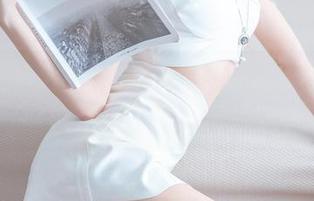 南桃Momoko：无名常服只是遮住了我的内心戏，这照片却太赞了。