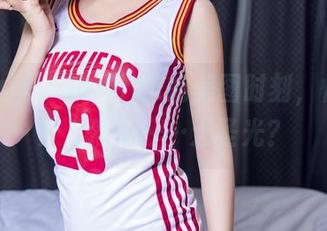 头条女神 – JennyR的美图时刻，情绪全开，然后……无圣光？