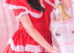 头条女神 – 艾小青的无圣光校园写真：老师不在，咱们把课堂搬到操场！