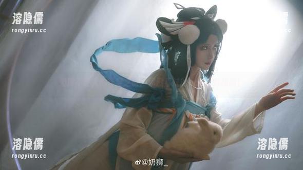 奶狮不咬人的镂空之旅：你没看过的cos下载指南！