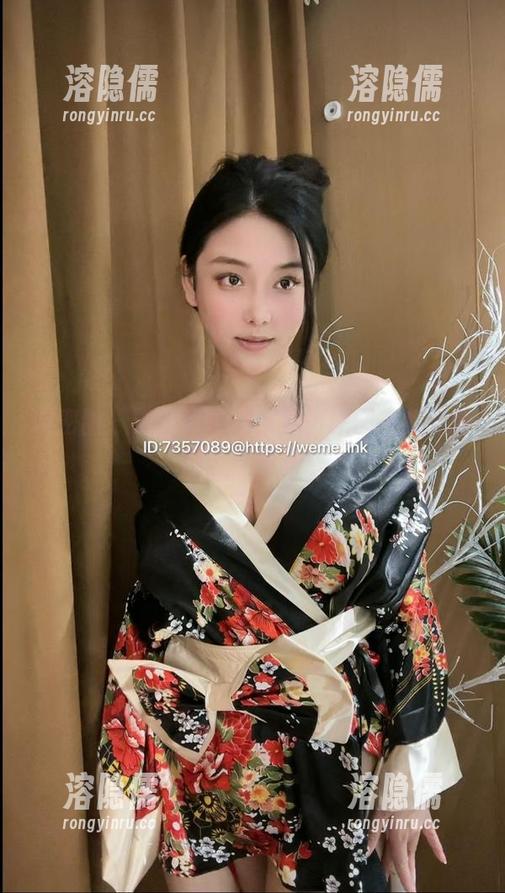 奶雯 微密圈 - 奶雯的九月系列,原图在我的电脑上“发光”