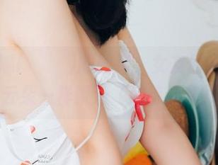 在宋哈娜(송하나)的图库，女友们的姿态就像云朵一样飘逸（期待分享）！