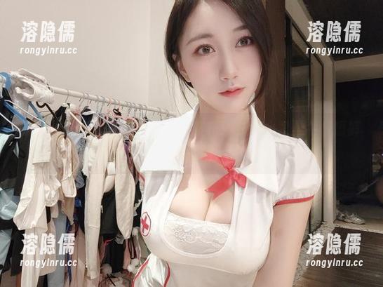 微密圈 - 小玉吃果冻的夏日穿搭：白背心紧身牛仔短裤，别急，先全套下载再说。