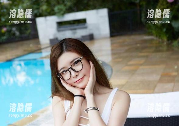 尤物馆 - 图片中的韩冰冰儿：修女风，偏偏又透着点不那么单纯的味道…