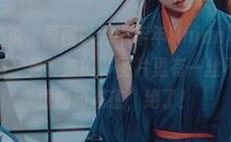 我跟你说，原图以为“年年Nnian”的“mona”是静态的，图片里有一丝不易察觉的动态感，绝了！