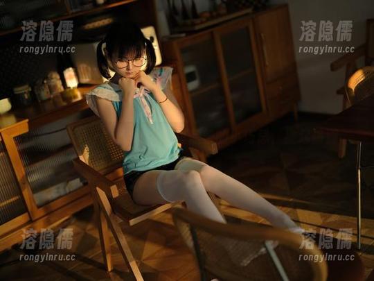 幼水铃衣Airi，免费图册里藏着的小巧思，掀起波澜。