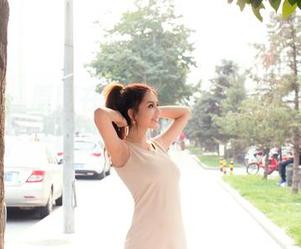 推女郎 – 原图在手，李丽莎和她的网袜分享，一场袜子与时尚的泡面约会