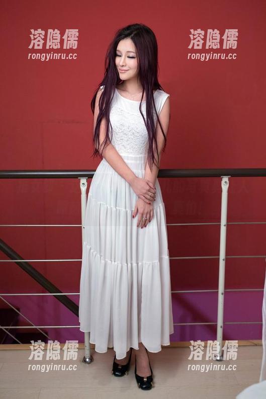 推女郎 - 这万圣节，胡允儿的写真真让人眼前一亮，下载吧，莫怕！