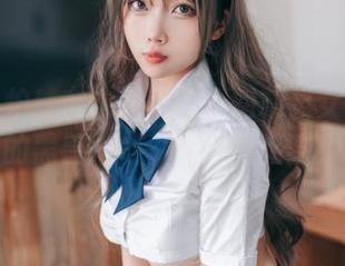 新鲜出炉！杏仁曲奇的人间精灵女王与她的黑兽搭档，原图更新啦！