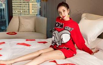微密圈 – 果儿Victoria的婚纱原图：这身子小心谨慎，别误会！