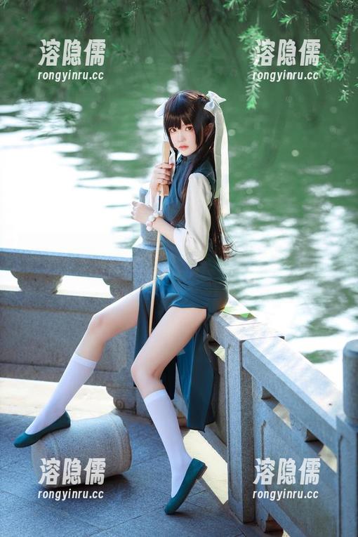 光影下的桜桃喵，泳池美图能不能多拍点角度？