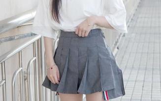 梦丝女神 – 私房图包里的小茶护士，咋妈那么会“护白”。