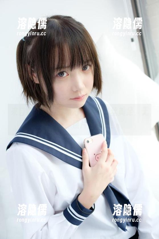 来自森萝财团的私拍，水嫩白丝美足，无需多言，照片自说明！