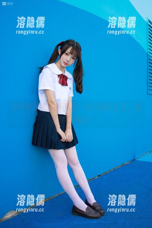 森萝财团 森萝财团私拍新图集:水手服&丝足,谁会压制谁?