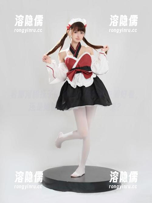 看那河豚抚子的和服，究竟是衣服好看，还是她的姿态让人停不下来？