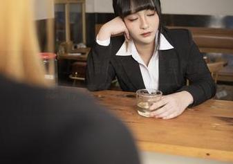 当洛璃LoLiSAMA遇上蒂法护士，合集里的每一张都是你的新想象，套图让人停不下来