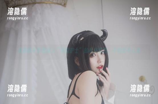 清颜颜子带你探入“黑暗护士”的私房图包，不怕你不入戏