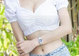 爱蜜社 – 萌白酱疲惫的私房时光，浪花里的泳装合集