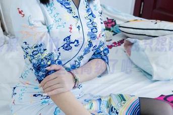 物恋传媒 – 小竹化身女仆，我只想说这图包里太高级了吧