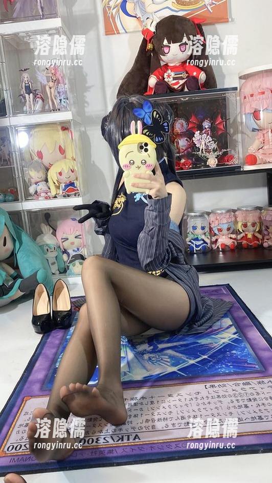 白栎Shirly又来了，美足精选写真集比老母鸡辣十倍，谁能抗拒这些美脚妖孽？