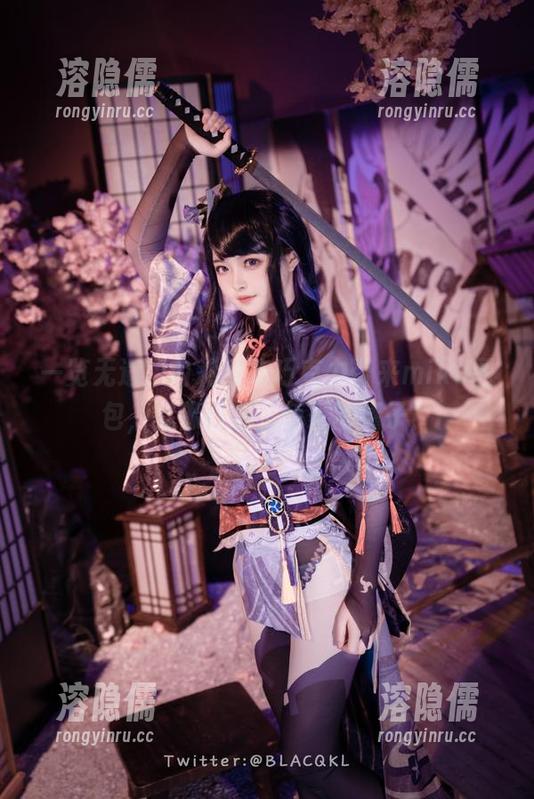 一览无遗，白莉爱吃巧克力带来miku图包，就像打翻了色彩的罐子！