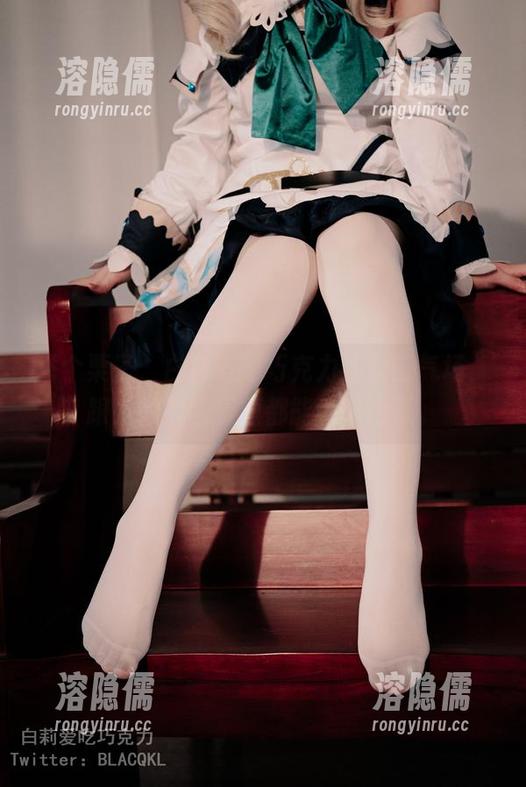 举个栗子，白莉爱吃巧克力那女王气场，跟她的美图资源都能谈场恋爱。